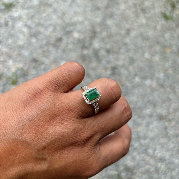 14k Gold Natural Deposit & Emerald Ring ✨FIRM✨ - Picture 16 of 16